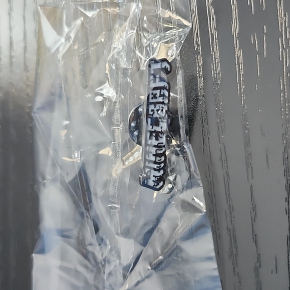 Minecraft Logo Enamel Pin - Picture 3 of 3